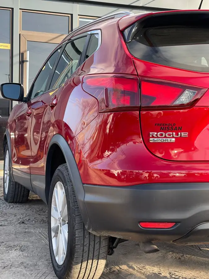 Nissan Rogue Sport 2018 (Ніссан Роуг Спорт) — фото 15 з 21