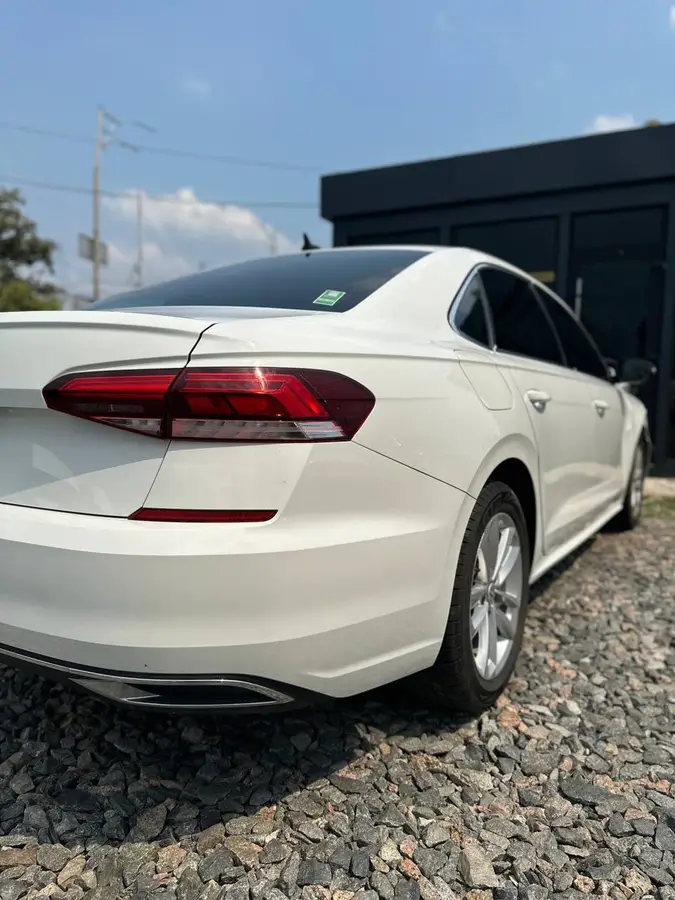 Volkswagen Passat 2019 (Фольксваген Пасат) — фото 23 з 25