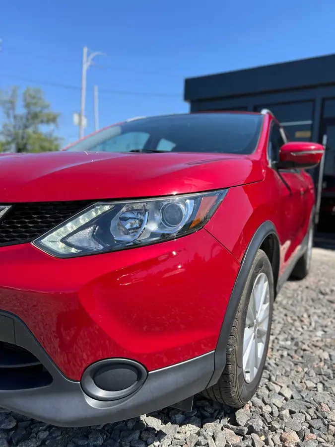 Nissan Rogue Sport 2018 (Ніссан Роуг Спорт) — фото 3 з 21