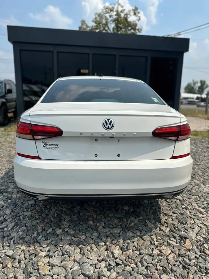 Volkswagen Passat 2019 (Фольксваген Пасат) — фото 19 з 25