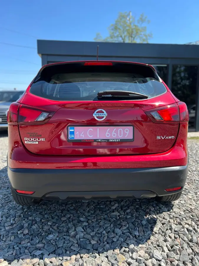 Nissan Rogue Sport 2018 (Ніссан Роуг Спорт) — фото 16 з 21