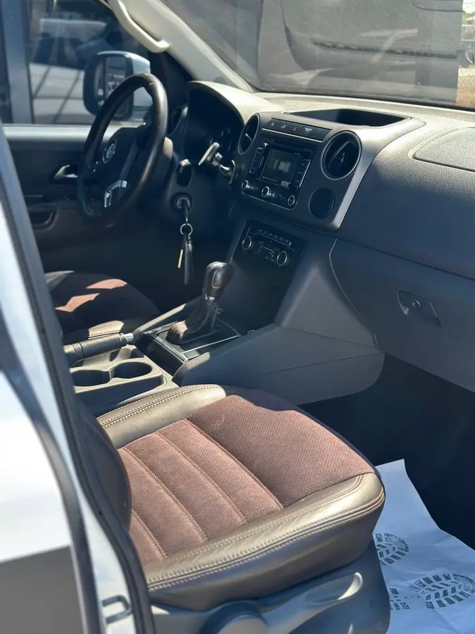 Volkswagen Amarok 2012 (Фольксваген Амарок) — фото 14 з 23
