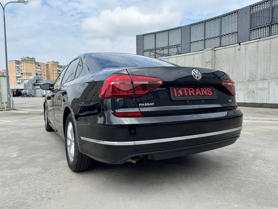 Volkswagen Passat 2018 (чорний) з парку оренди KTRANS