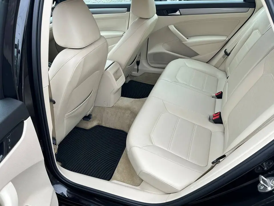 Volkswagen Passat 2015 з парку оренди KTRANS