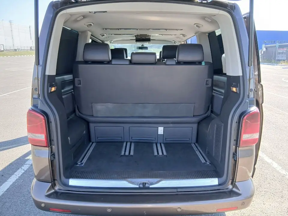 Volkswagen Multivan 2010 з парку оренди KTRANS