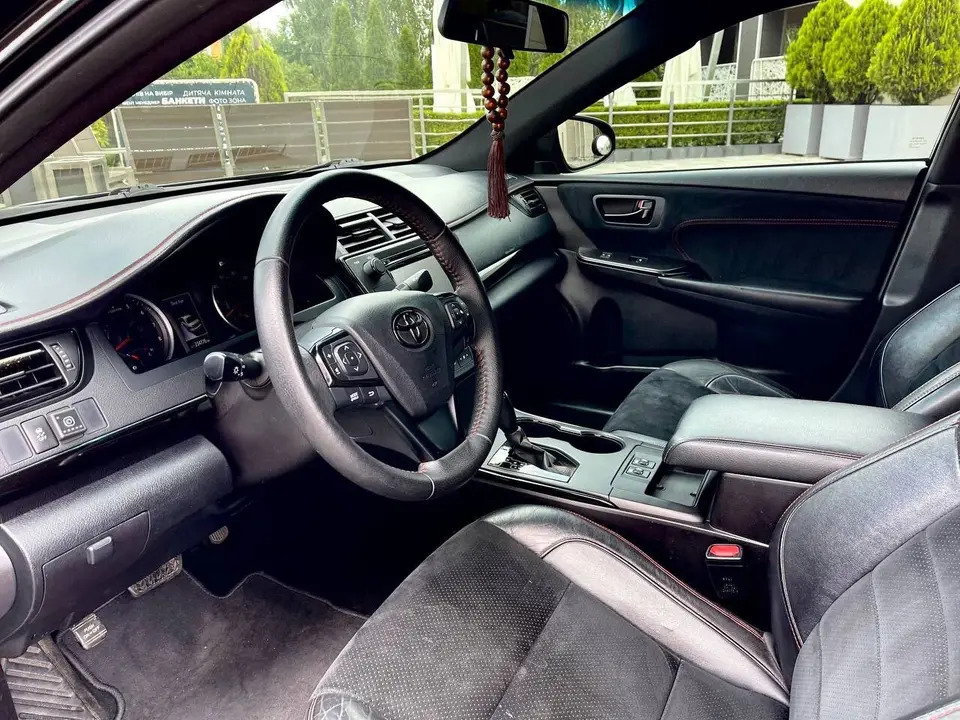 Toyota Camry 2015 из парка аренды KTRANS