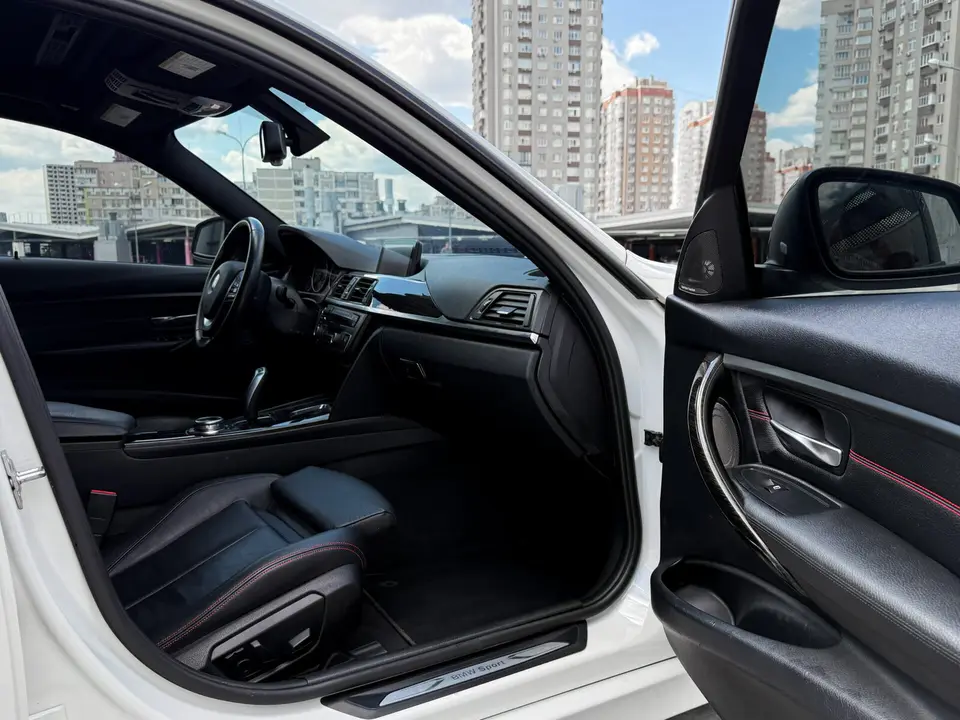 BMW 3 Series 328i 2013 з парку оренди KTRANS