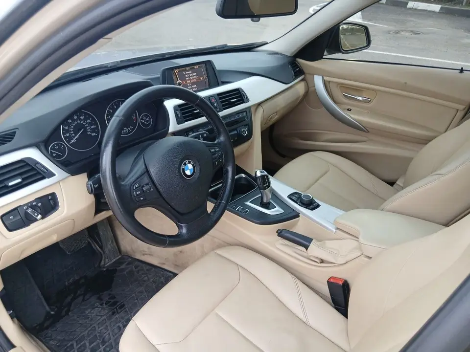 BMW 328 2013 (бежевий) з парку оренди KTRANS