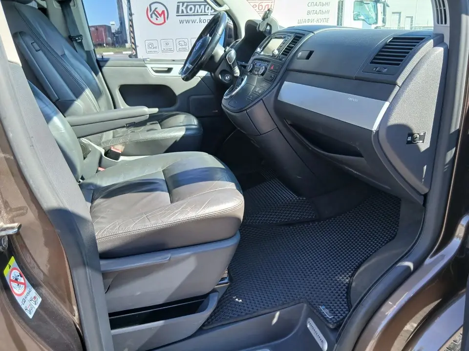 Volkswagen Multivan 2010 з парку оренди KTRANS