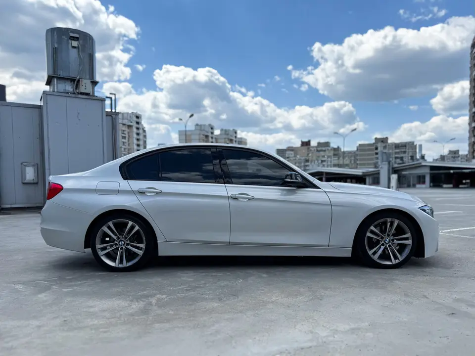 BMW 3 Series 328i 2013 з парку оренди KTRANS