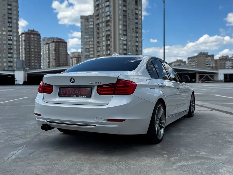 BMW 3 Series 328i 2013 з парку оренди KTRANS