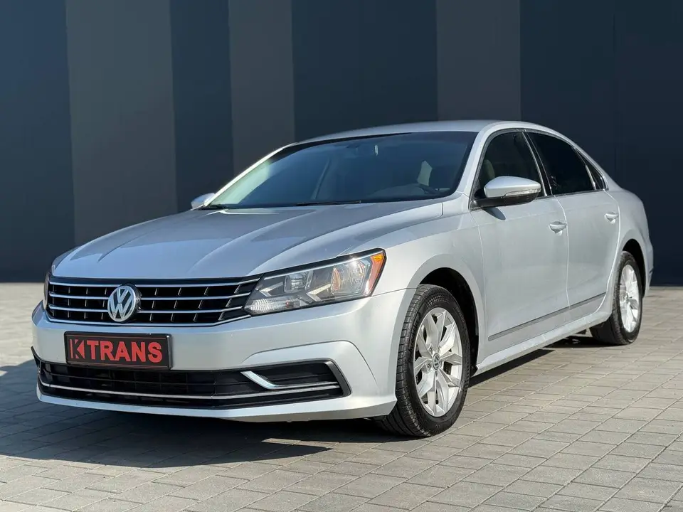 Volkswagen Passat 2016 (сірий) з парку оренди KTRANS