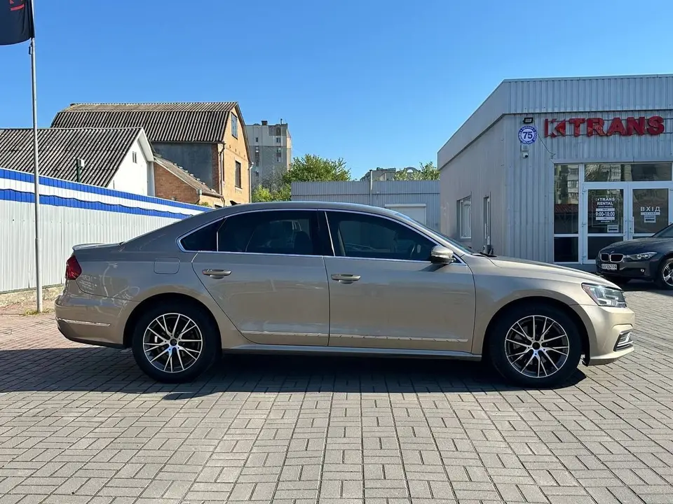 Volkswagen Passat 2016 (бежевий) з парку оренди KTRANS