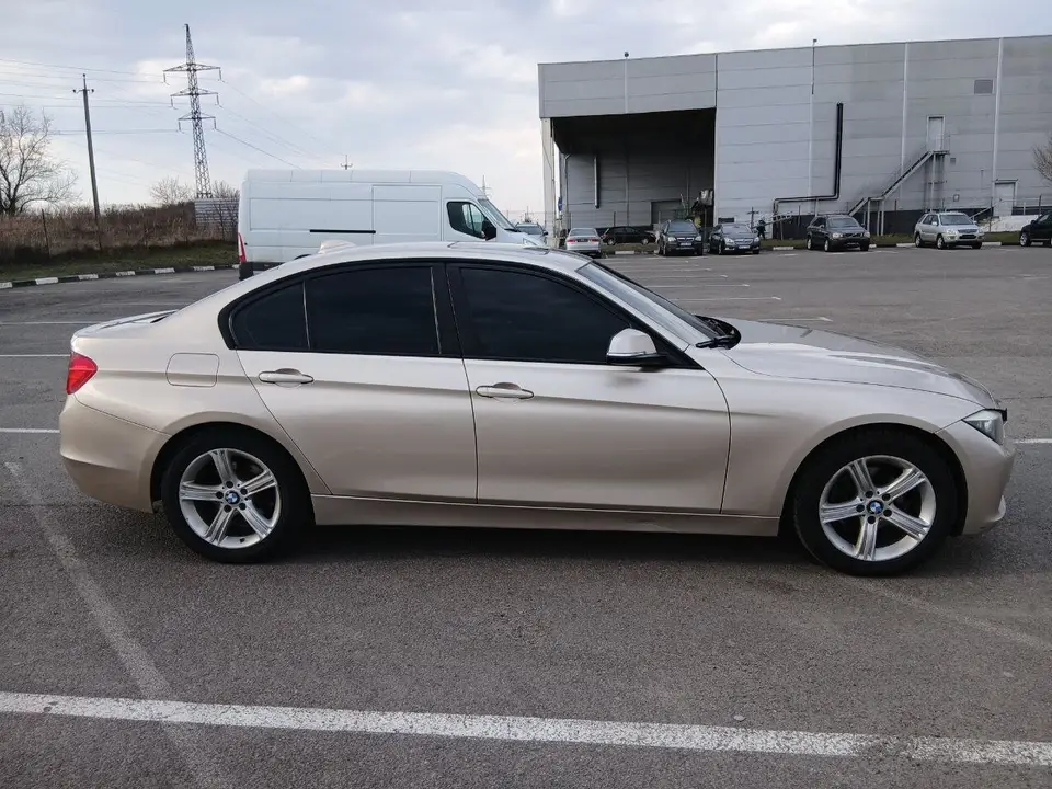 BMW 328 2013 (бежевий) з парку оренди KTRANS