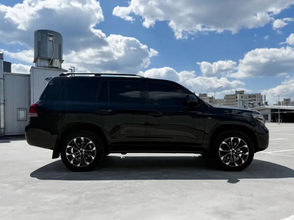 Toyota Land Cruiser 200 2007 з парку оренди KTRANS