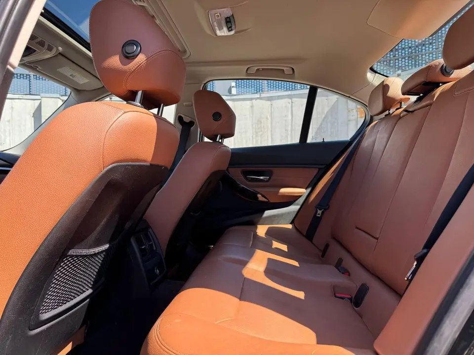BMW 3 Series 328i 2015 з парку оренди KTRANS