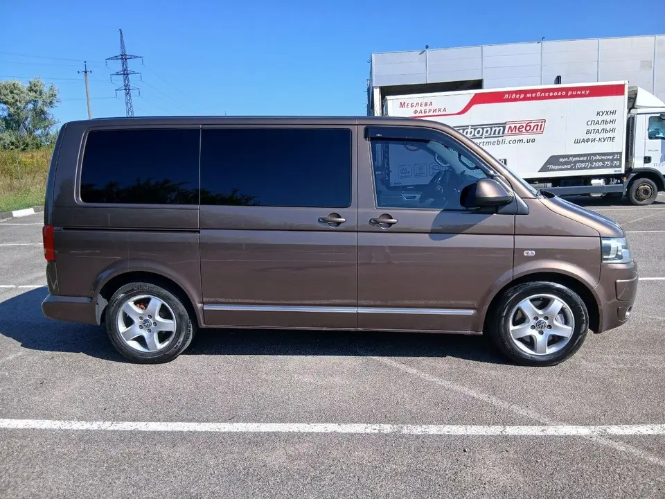 Volkswagen Multivan 2010 з парку оренди KTRANS