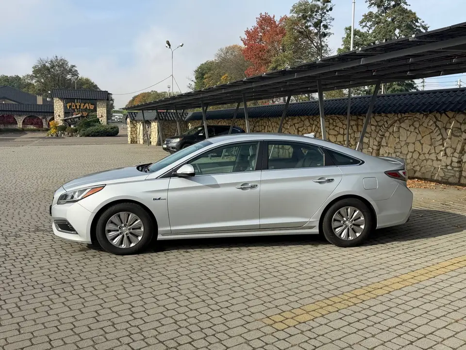 Hyundai Sonata 2017 з парку оренди KTRANS
