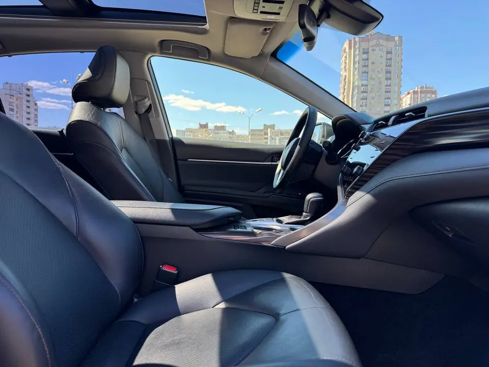 Toyota Camry 70 2018 из парка аренды KTRANS
