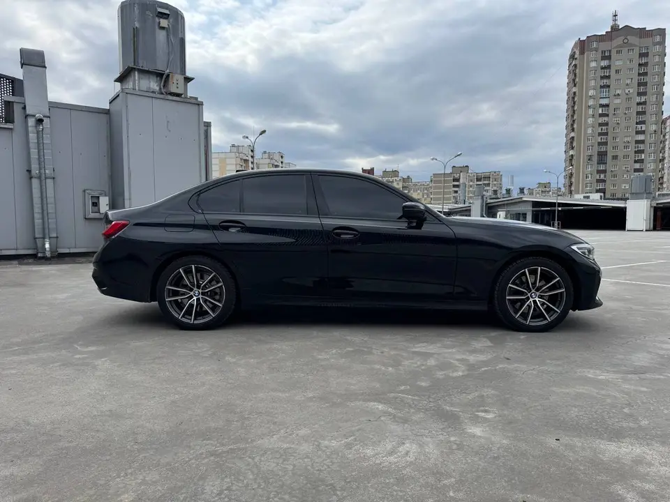 BMW 330i 2019 з парку оренди KTRANS