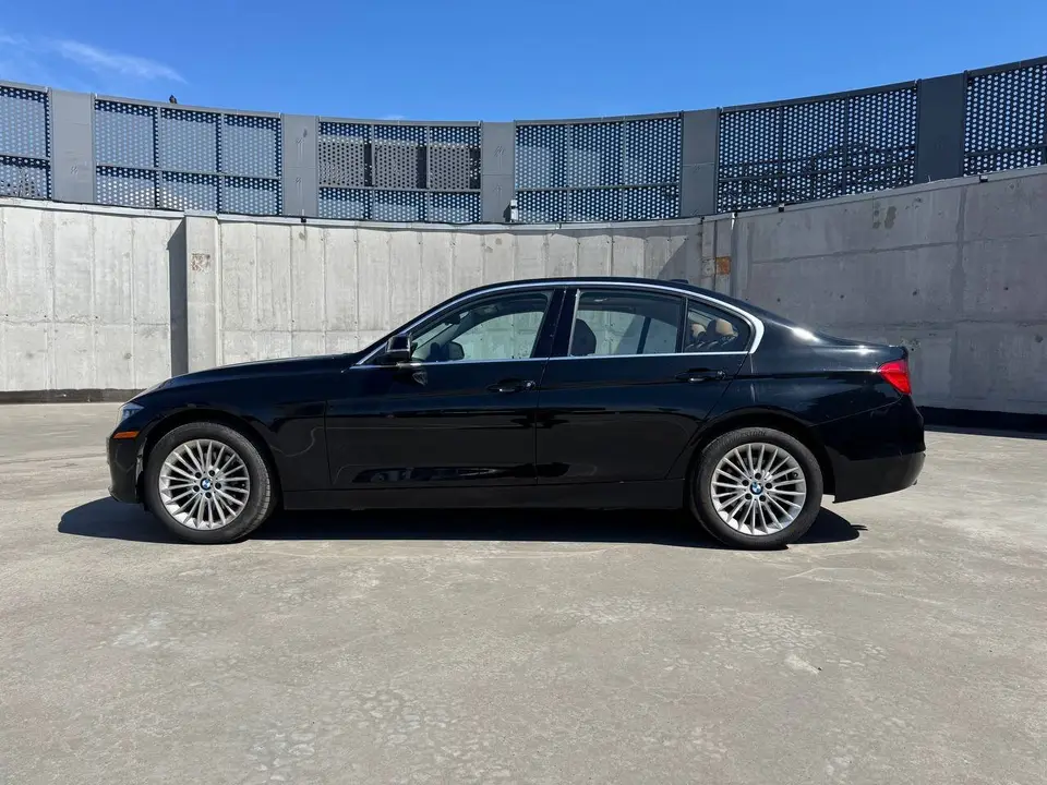 BMW 3 Series 328i 2015 з парку оренди KTRANS