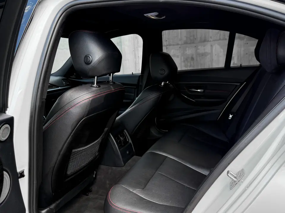BMW 3 Series 328i 2013 з парку оренди KTRANS