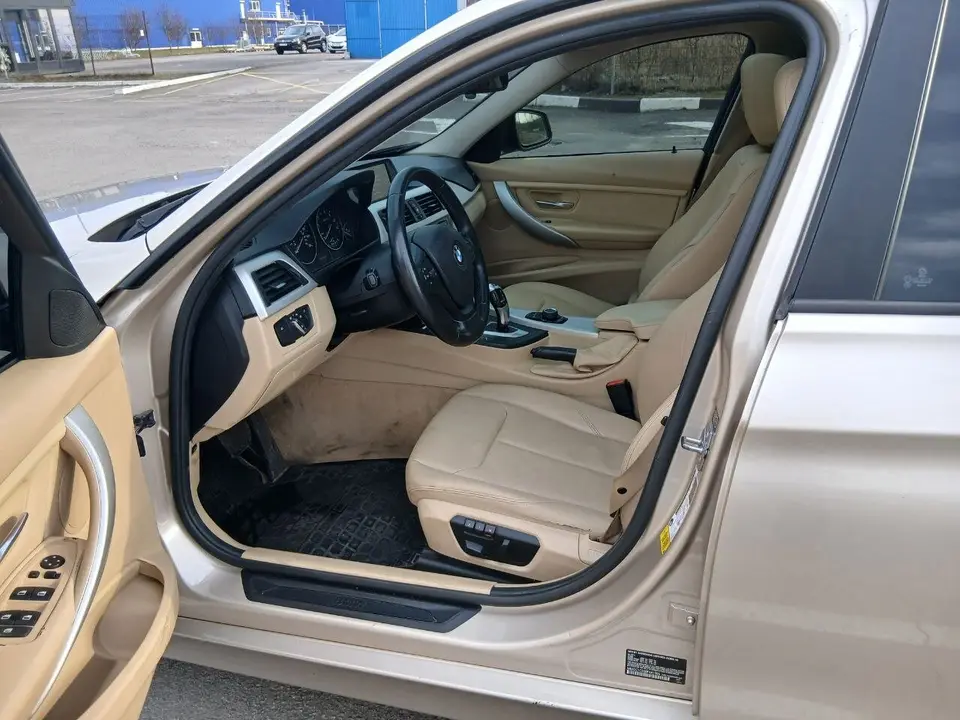 BMW 328 2013 (бежевий) з парку оренди KTRANS