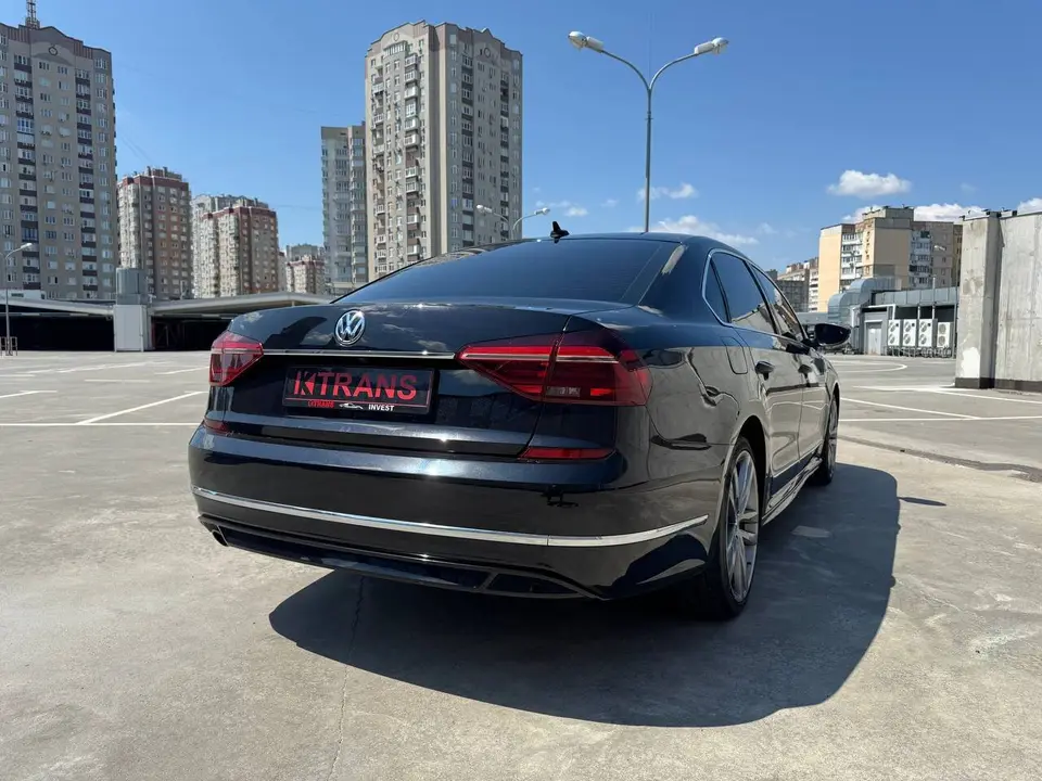 Volkswagen Passat 2016 (чорний) з парку оренди KTRANS