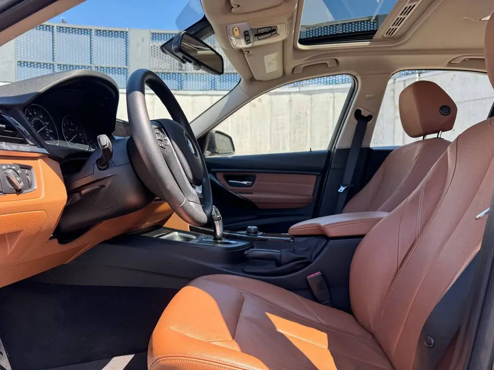 BMW 3 Series 328i 2015 з парку оренди KTRANS