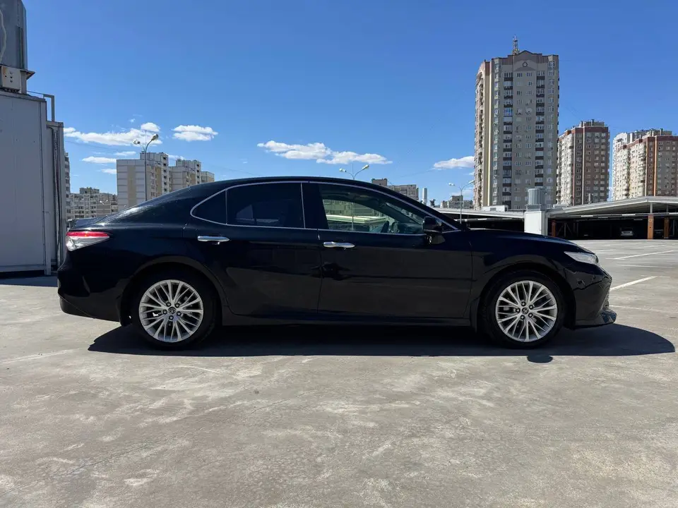 Toyota Camry 70 2018 из парка аренды KTRANS