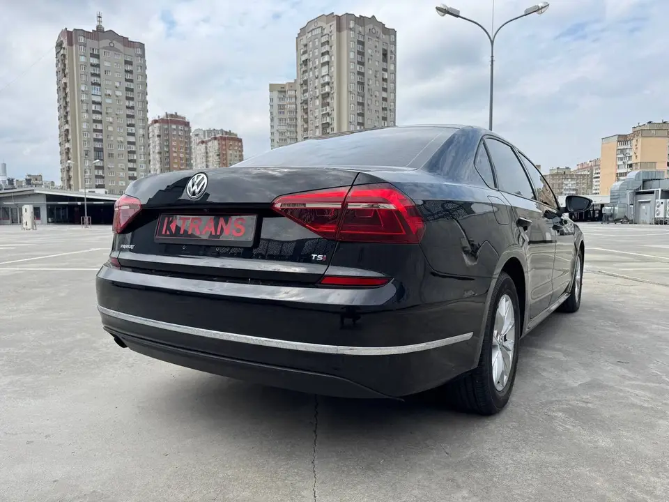 Volkswagen Passat 2018 (чорний) з парку оренди KTRANS
