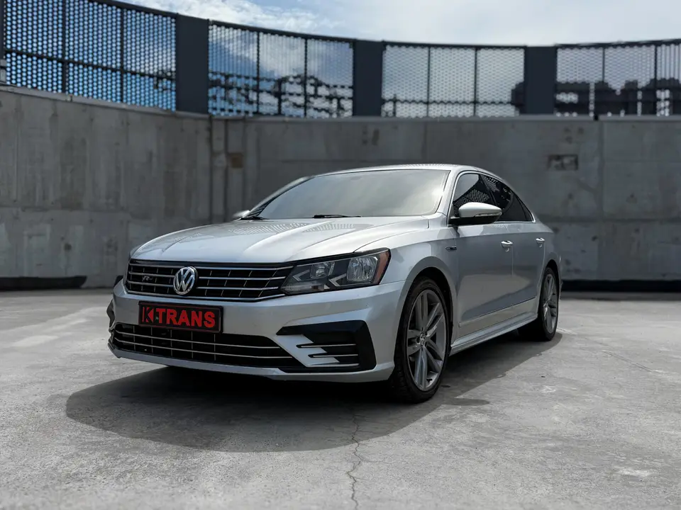 Volkswagen Passat 2018 (сірий) з парку оренди KTRANS